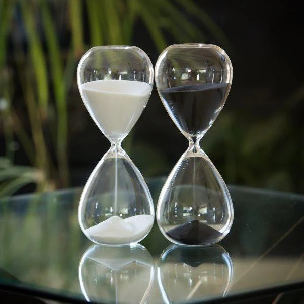 15 Minute Freestanding Sand Timer - Black or White