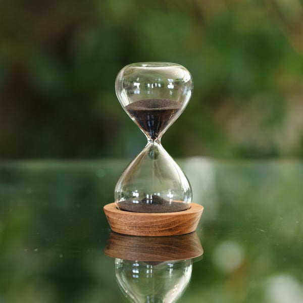 5 Minute Glass Timer with Black or White Sand